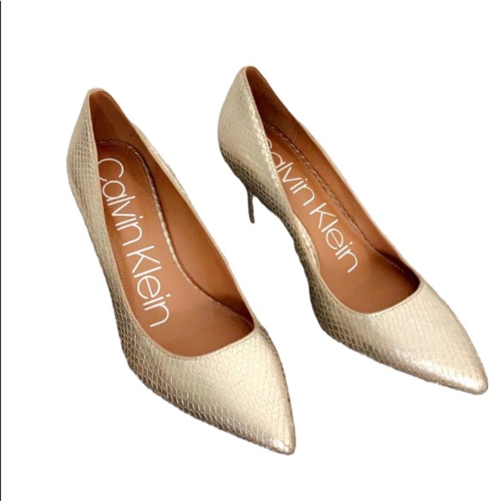 Calvin Klein goal shoes • true to size
